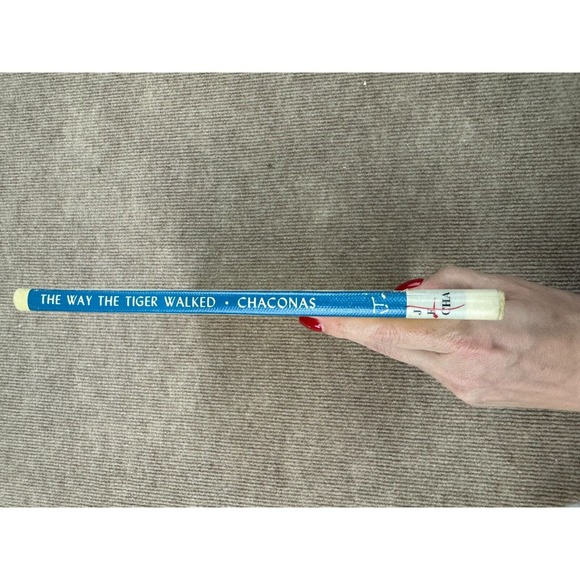 Vintage The Way the Tiger Walked by Doris J. Chaconas Illustrated Hardcover Book - Picture 2 of 8